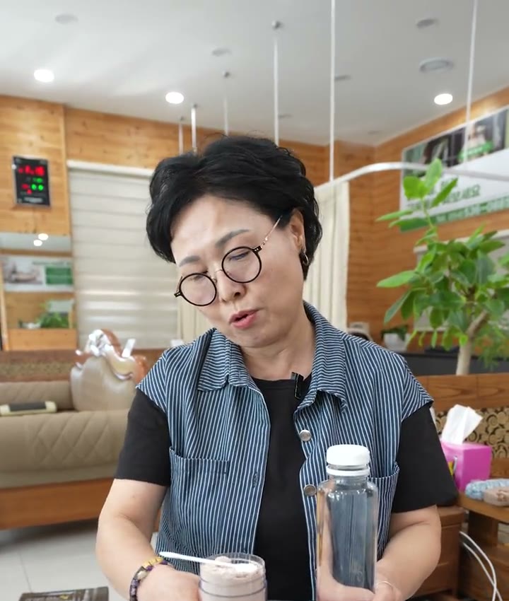 세 번째 고객의 인터뷰 장면